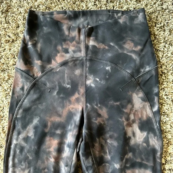 Lululemon Align Unlimit High Rise Keyhole tight 25” - Picture 4 of 5